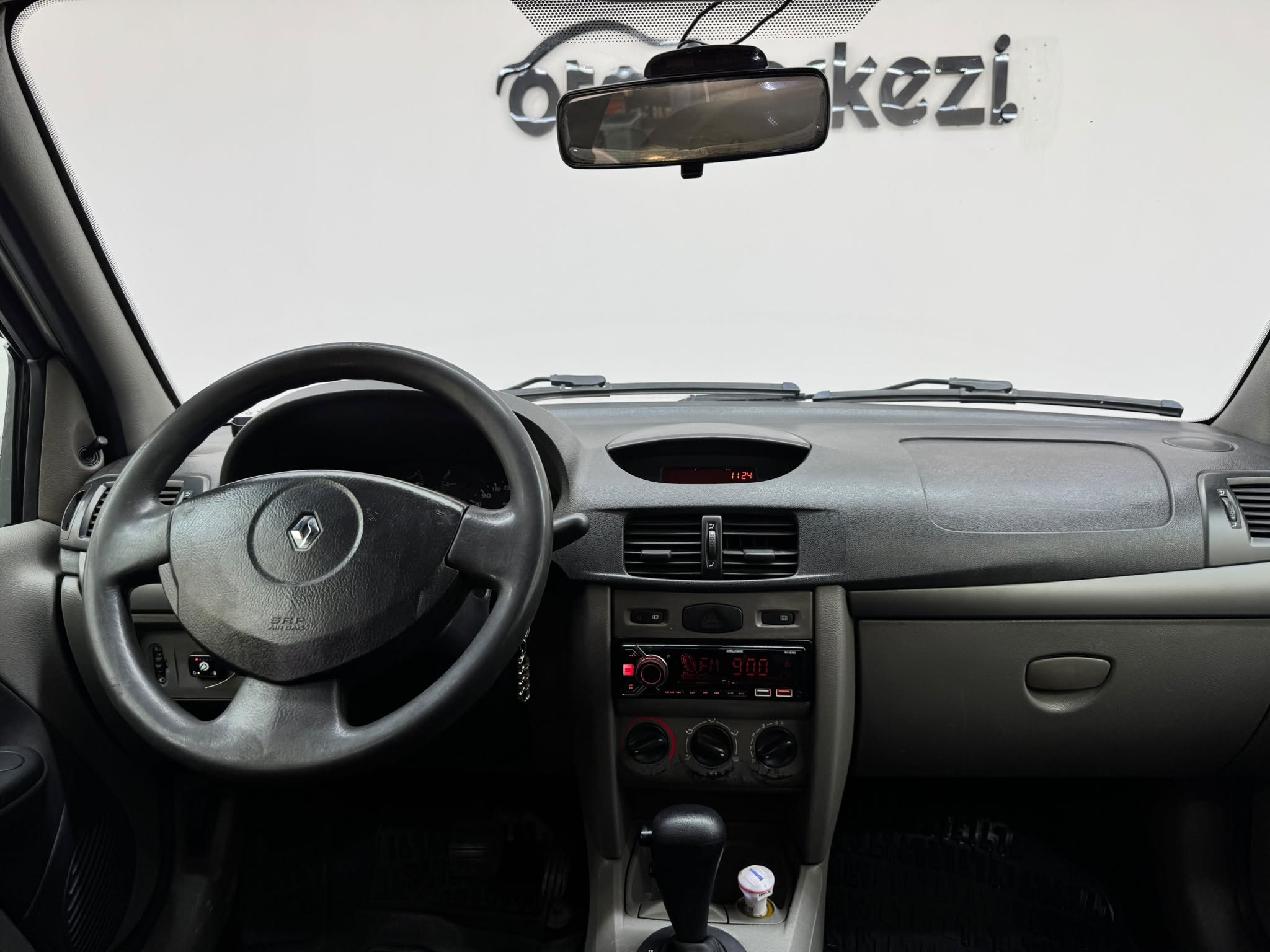 RENAULT SYMBOL 10